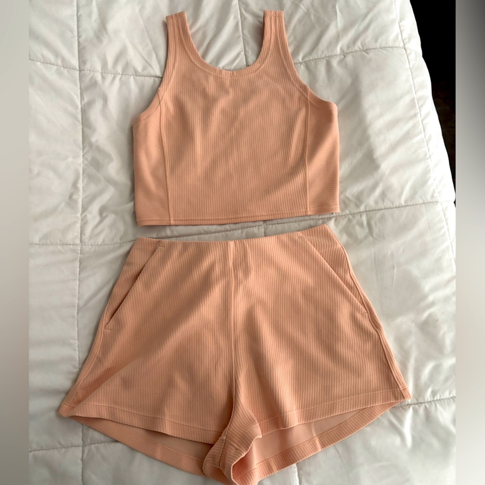 Lululemon Ribbed Softstreme Cropped Top